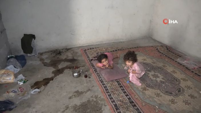 Adanada Suriyeli adam 3 �ocu�uyla bir ba��na kald�