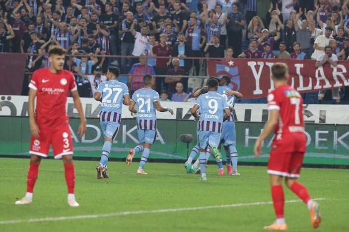 Trabzonspor yeni sezonun ilk maçında Antalyaspor'u tek golle geçti