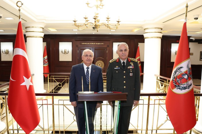 Komuta kademesi, Milli Savunma Bakanı Yaşar Güler'i ziyaret etti