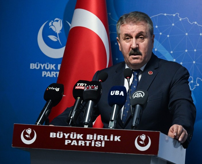 Mustafa Destici'den MHP'nin İyi Parti'ye çağrısına ilk yorum