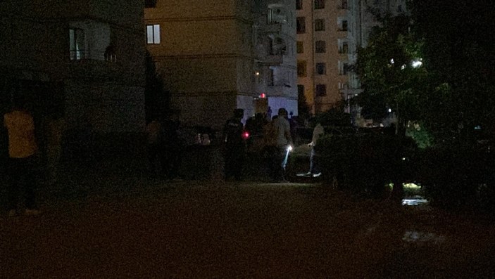 Diyarbakır'da kavgaya müdahale eden polis bıçaklandı: 4 gözaltı
