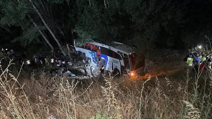 Yozgat'ta yolcu otobüsü şarampole devrildi: 11 kişi hayatını kaybetti