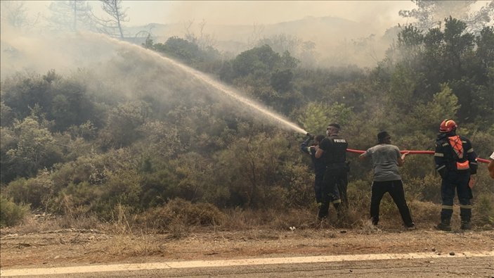 Yunanistan'da orman yangınları sürüyor: Alevler Türk köylerine ulaştı