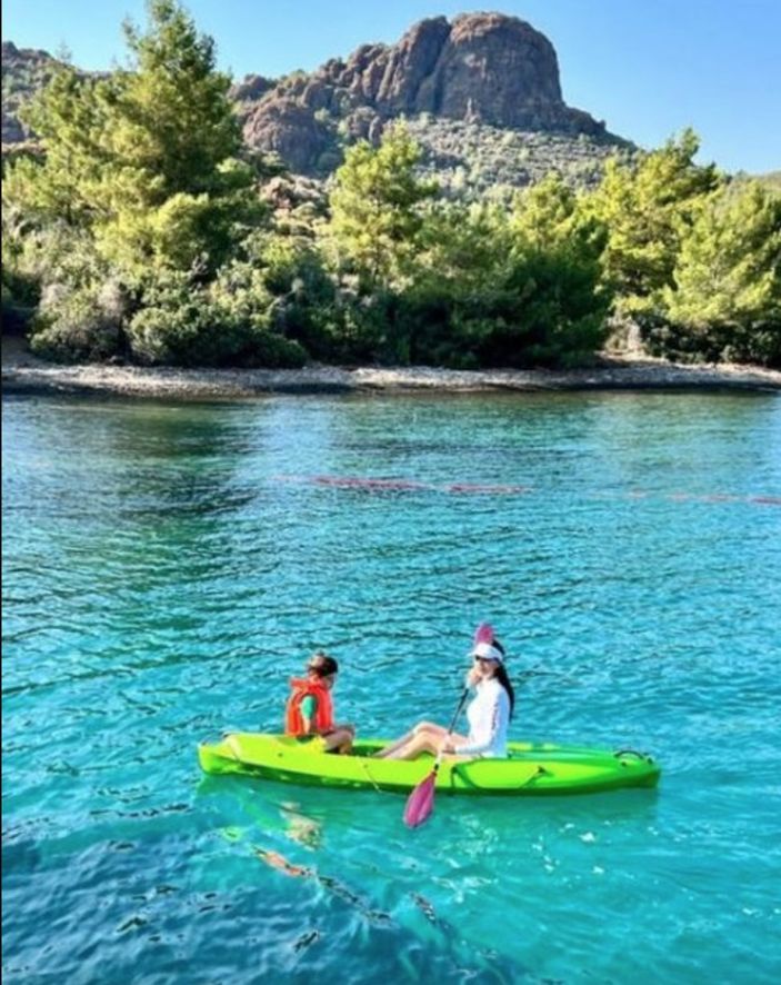 Fahriye Evcen'in oğlu Karan ile kano yaptı