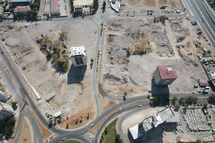 Kahramanmaraş'ta 1400 kişiye mezar olan Ebrar Sitesi’nin enkazı tamamen kaldırıldı