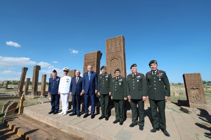 Malazgirt Zaferi'nin 952. yıl dönümü! Cumhurbaşkanı Erdoğan, Ahlat'taki programa katıldı