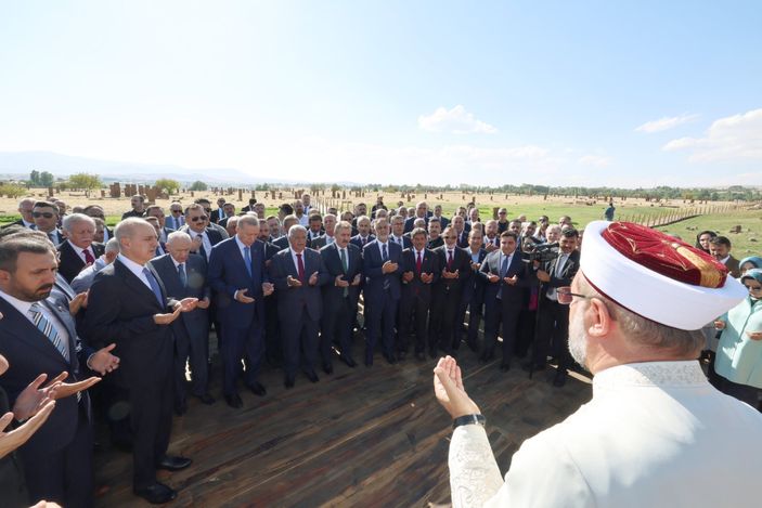 Malazgirt Zaferi'nin 952. yıl dönümü! Cumhurbaşkanı Erdoğan, Ahlat'taki programa katıldı