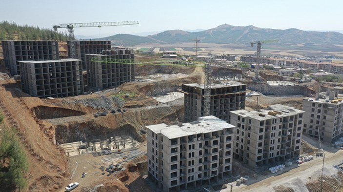 Nurdağı'nda 26 bloktan oluşan kalıcı konut projesinde kaba inşaatın yüzde 70'i tamamlandı