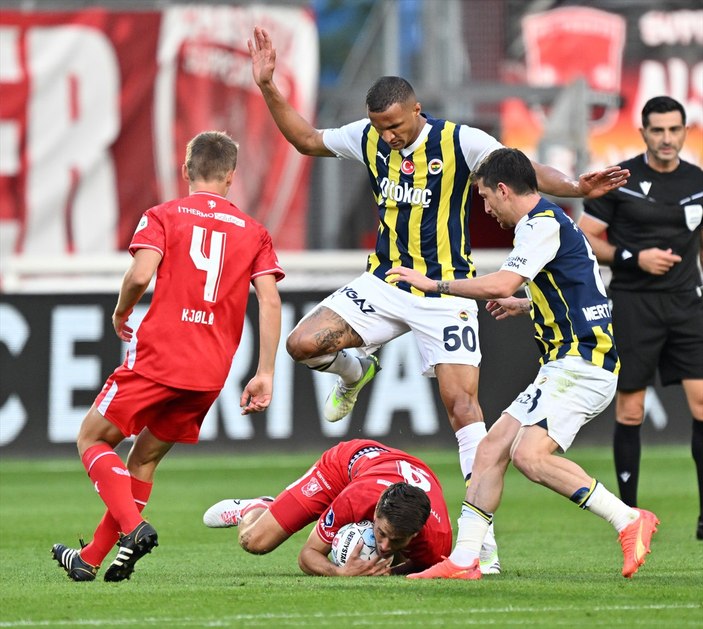 Fenerbahçe, Twente'yi deplasmanda 1-0 mağlup etti