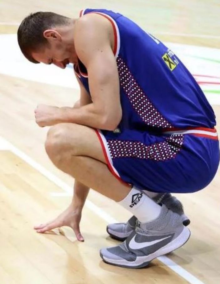 Sakatlanan Sırp basketbolcu Borisa Simanic'in böbreği alındı