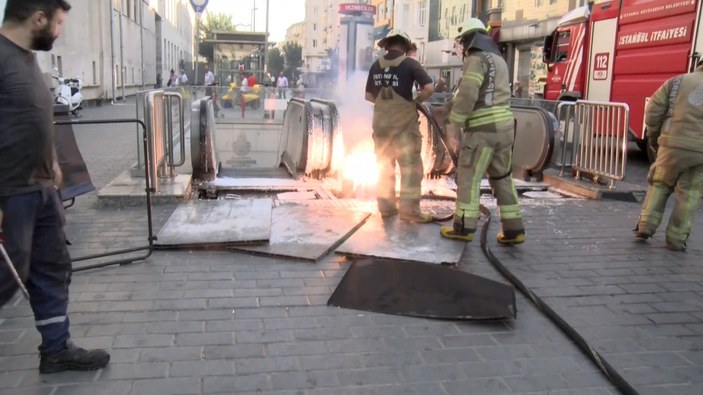 İstanbul'da metro durağında yangın çıktı