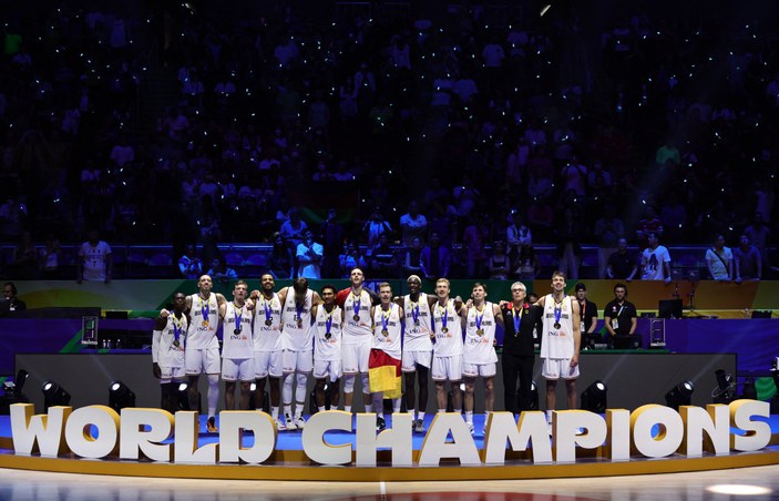 Sırbistan'ı yenen Almanya, dünya şampiyonu oldu