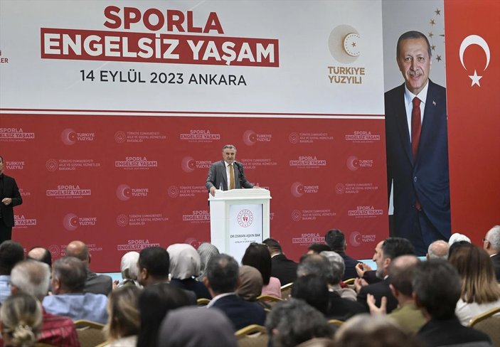 Gençlik ve Spor Bakanı Osman Aşkın Bak