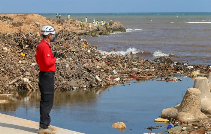 Sel felaketinin yaşandığı Libya şimdi de salgın riskiyle karşı karşıya