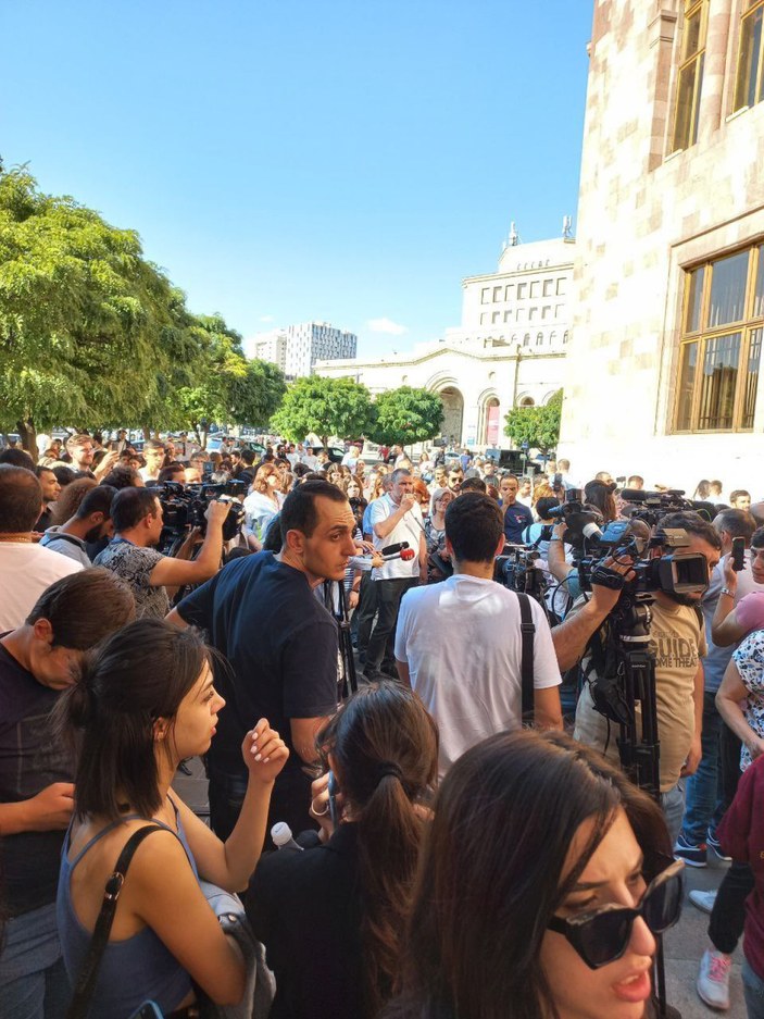 Ermenistan'da protesto gösterisi