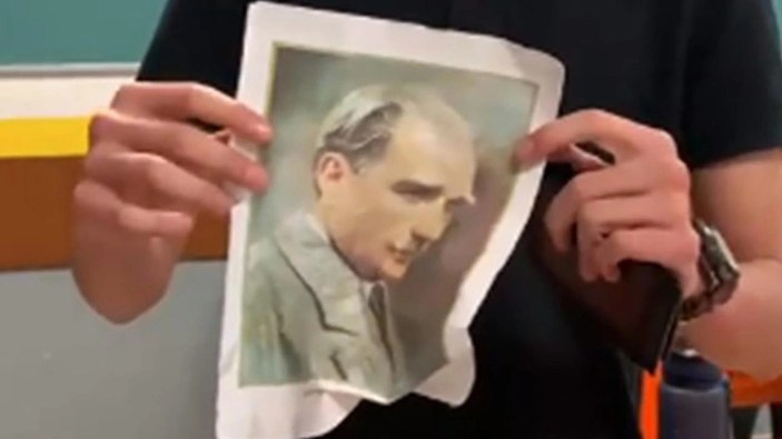 Gazi Mustafa Kemal Atatürk'e saygısızlık