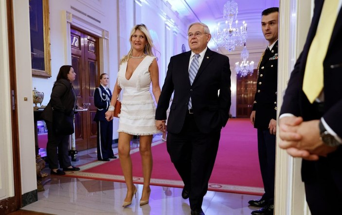 ABD Senatosu'nda yolsuzluk skandalı! Türkiye karşıtı senatöre dava açıldı